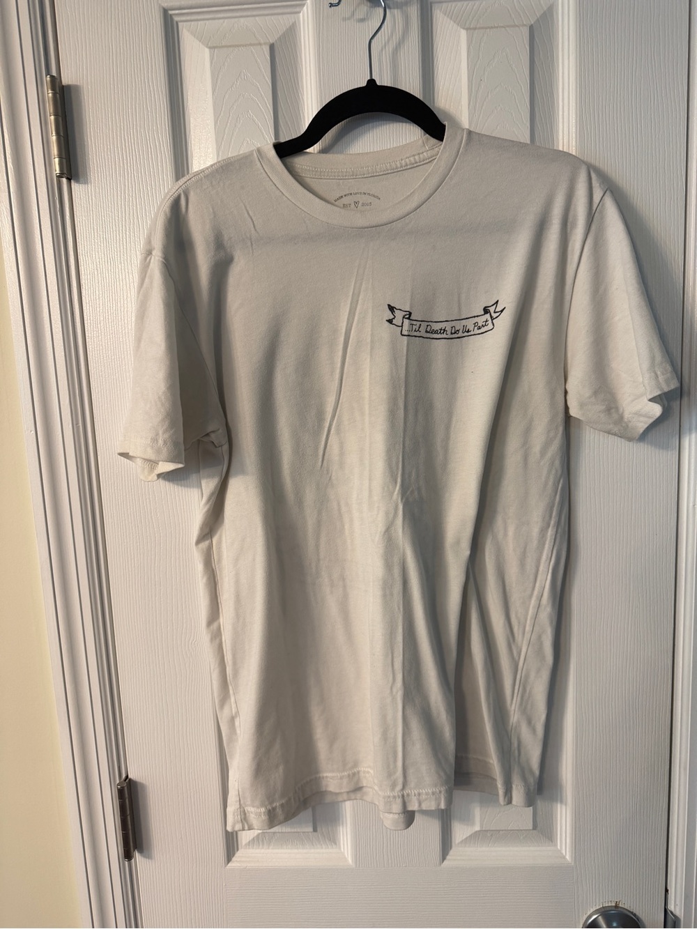 🆓B2G1 FREE Cream Short-Sleeve Crewneck Tee with Subtle Chest Banner